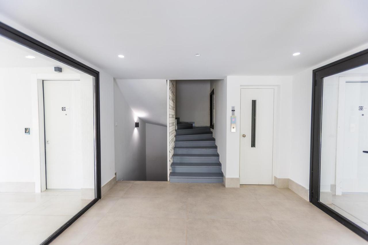 Varkiza Luxury Suites By Raise Vari  Bagian luar foto