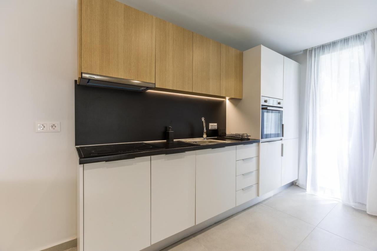 Varkiza Luxury Suites By Raise Vari  Bagian luar foto