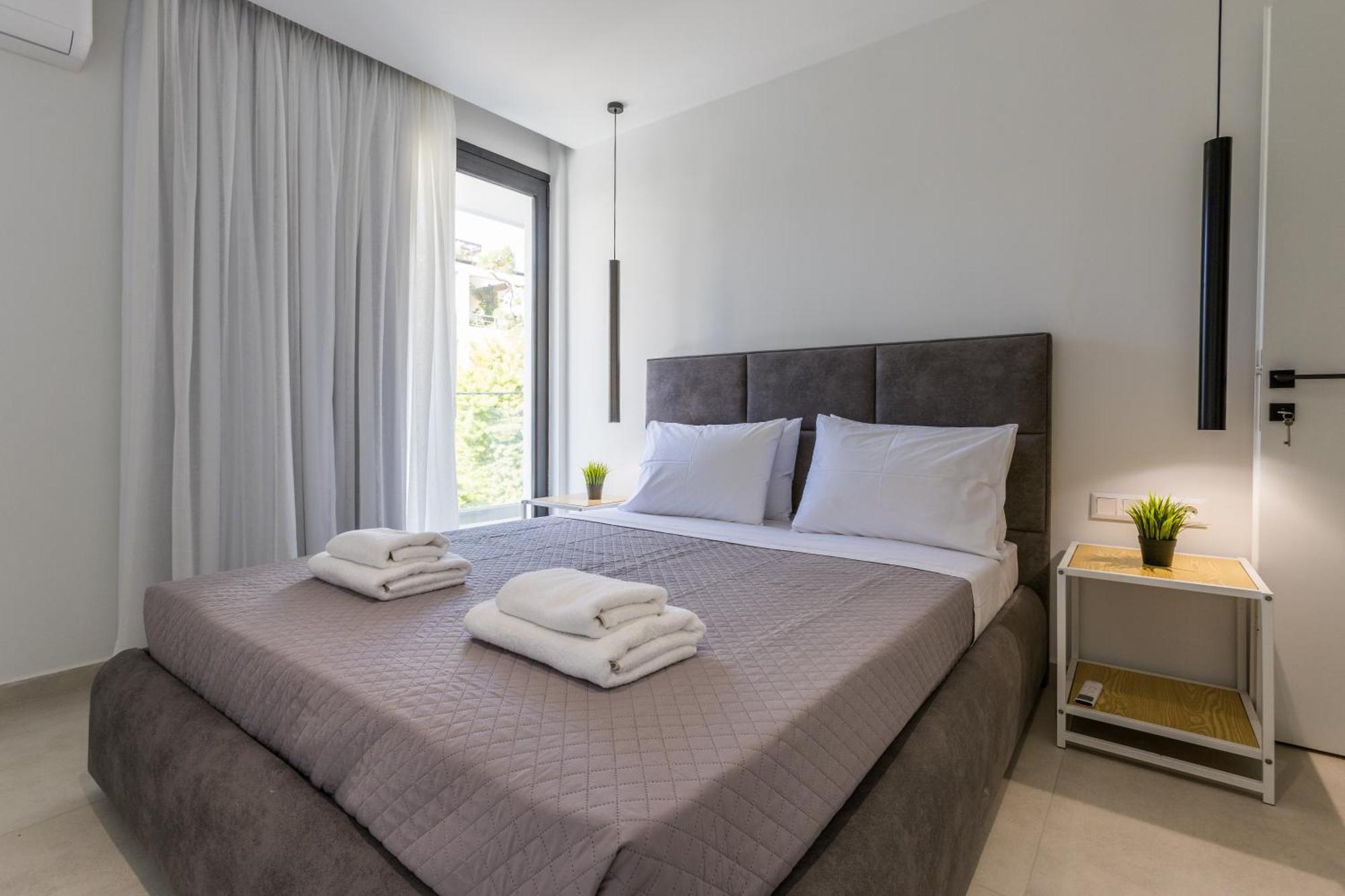 Varkiza Luxury Suites By Raise Vari  Bagian luar foto