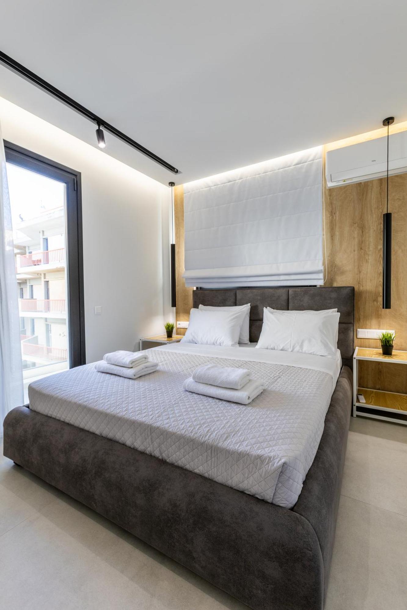 Varkiza Luxury Suites By Raise Vari  Bagian luar foto