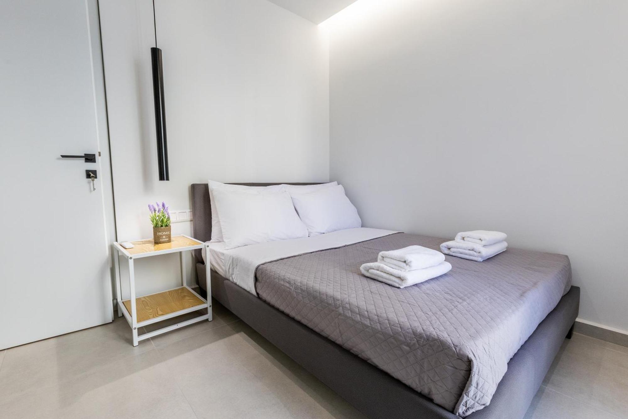 Varkiza Luxury Suites By Raise Vari  Bagian luar foto